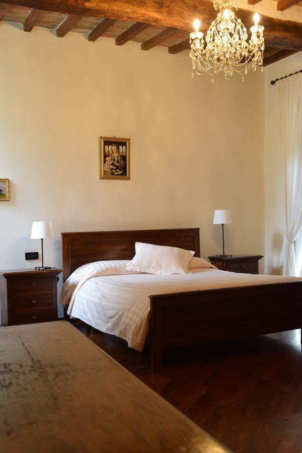 לינה וארוחת בוקר גוביו Residenza Le Logge מראה חיצוני תמונה